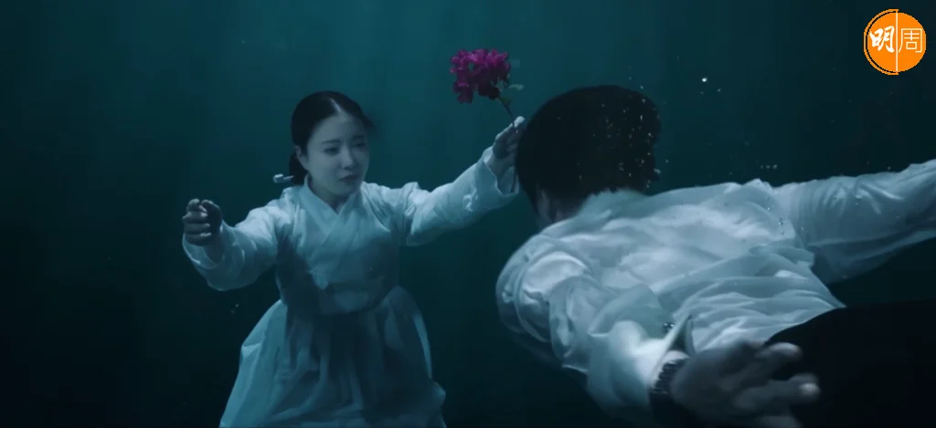 唔知是否潮流興，最近的韓劇都加場落水戲，唔係男救女，就係女救男。