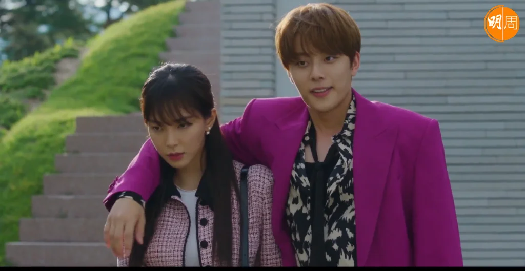 柳善皓在《王后傘下》演裴仁爀的王弟,今次再演兄弟則是同父異母,為了家產互相爭鬥。