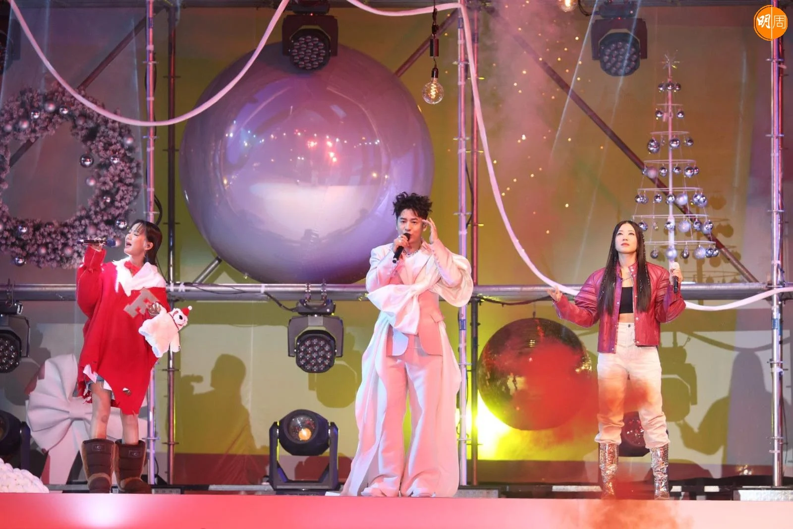 與Marf、芯駖合唱。