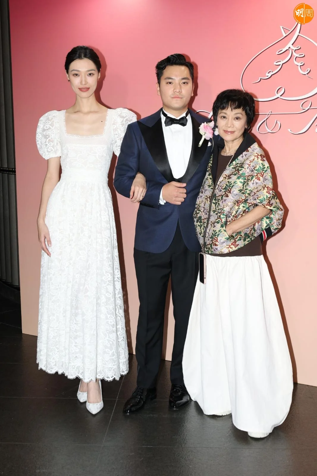 c04fe564-f6d0-44f1-b947-2bb01cb31e9f