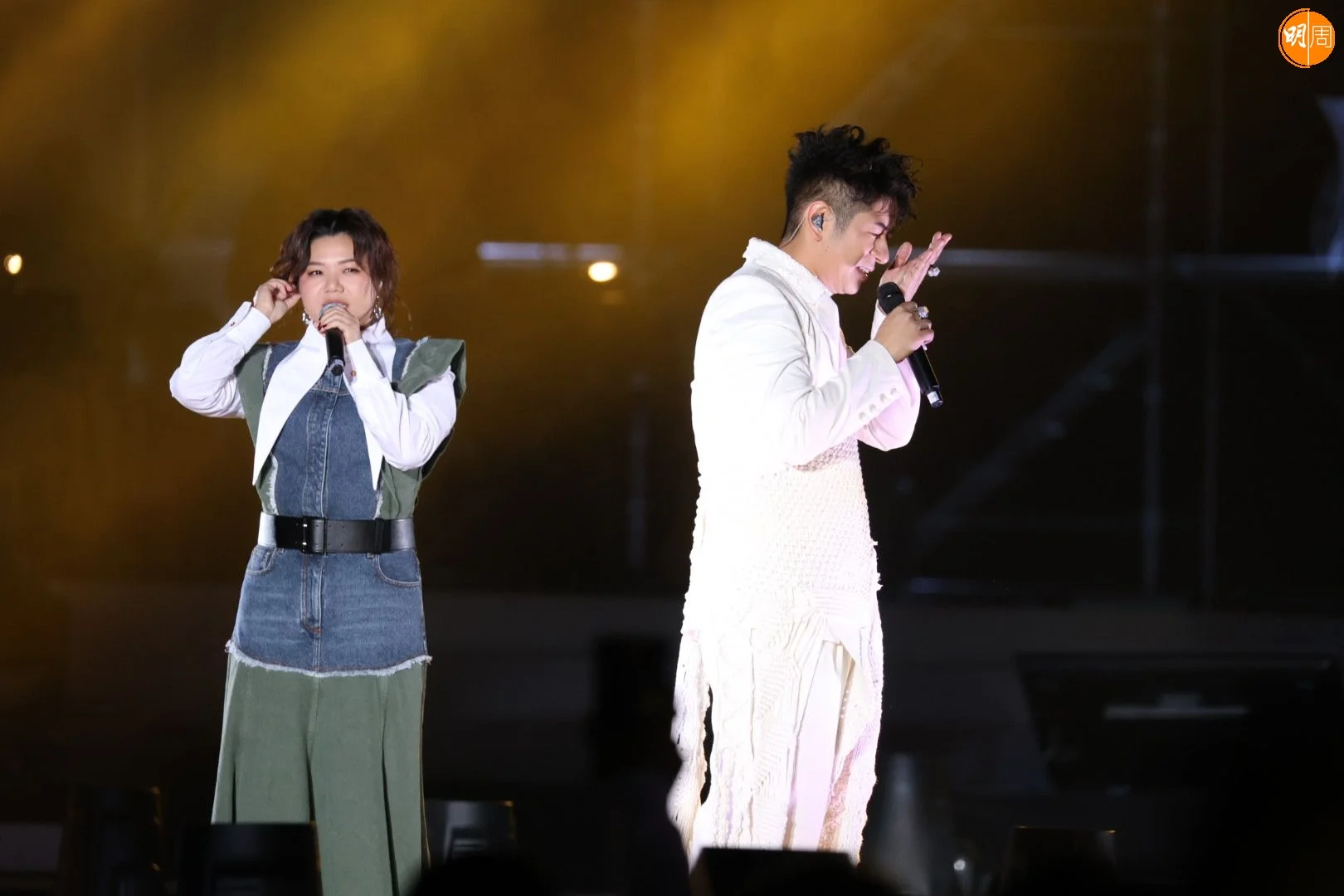 許廷鏗被取笑大喊十。