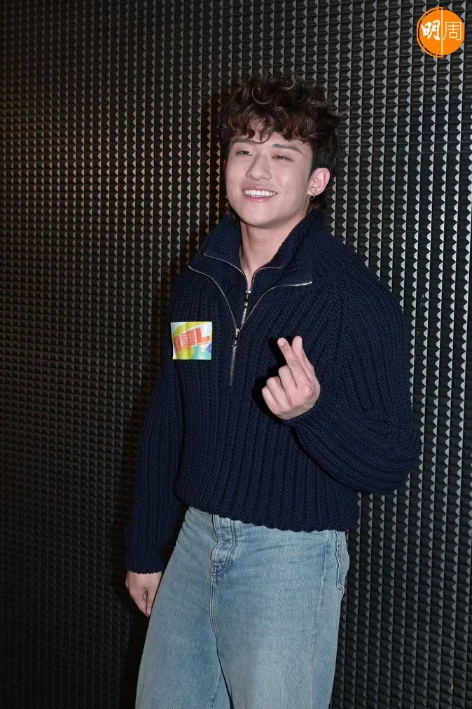 ANSONBEAN出席主演的電影《填詞L》首映,甜笑大方認愛。