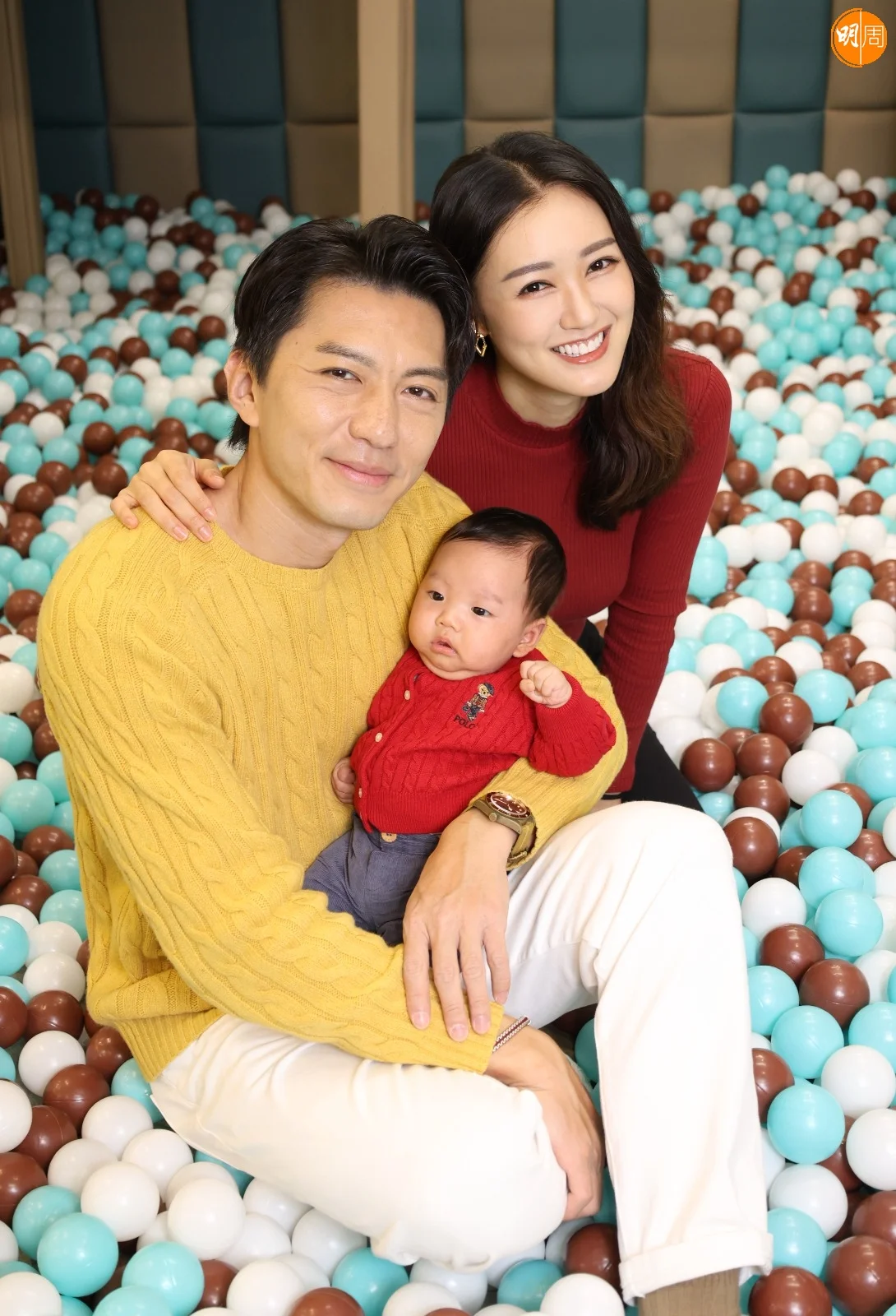 自囝囝出世後，袁偉豪與張寶兒的家更多歡樂。