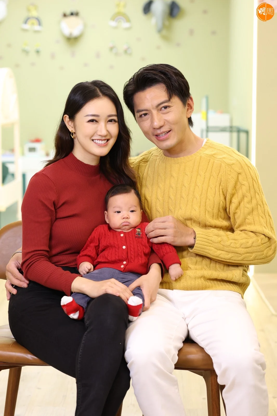 袁咕碌轉眼間滿三個月,今年農曆新年一家三口終於可以出動逗利市。