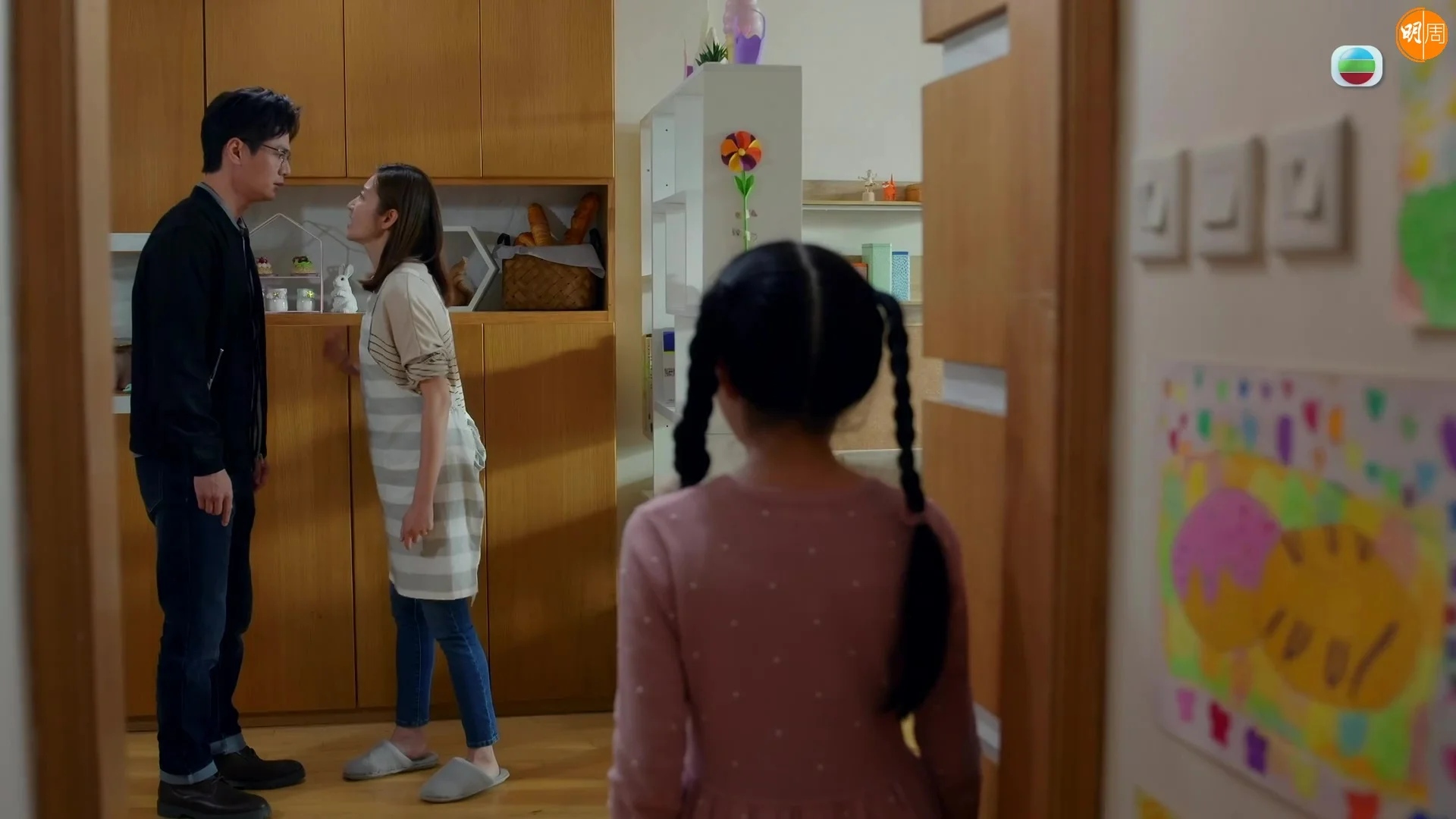 不幸見證父母激烈爭吵場面。