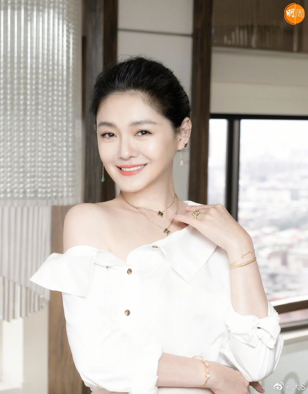 6722d886gy1geqn4x3zasj21h71w0hdv