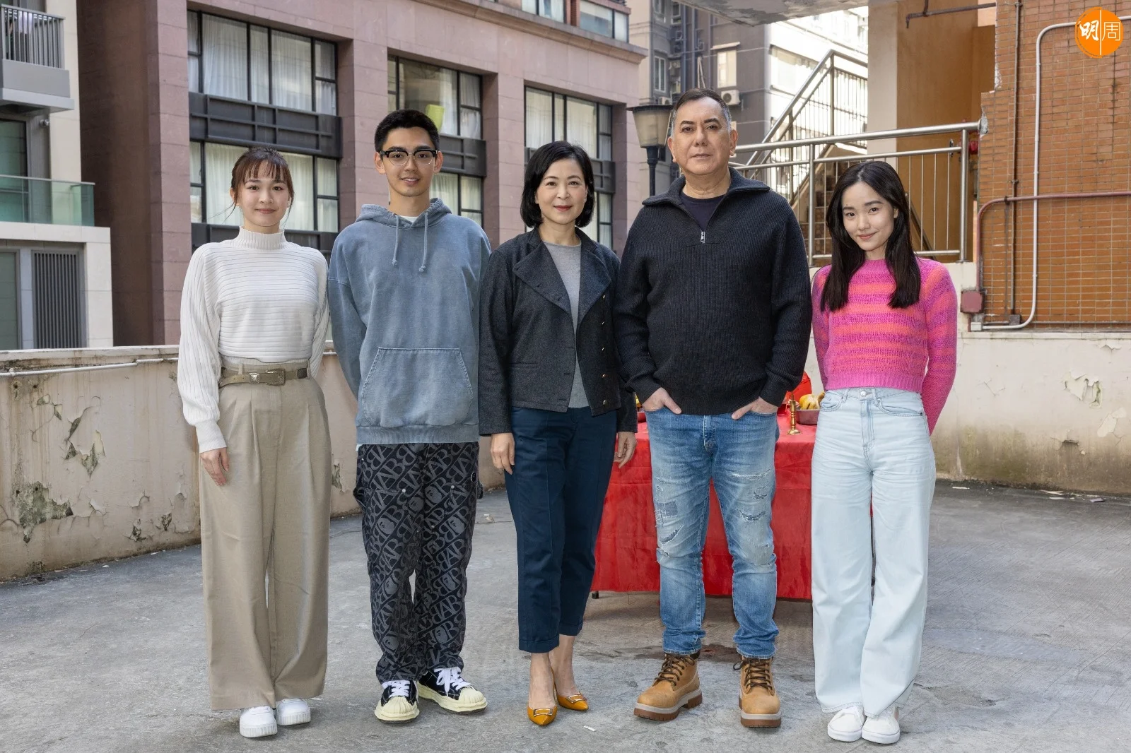 蘇玉華與黃秋生跟三位新演員合作。