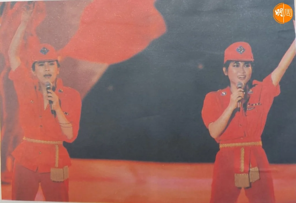 合唱歌《千個太陽》將葉德嫻和陳潔靈拉在一起，並合作開演唱會。