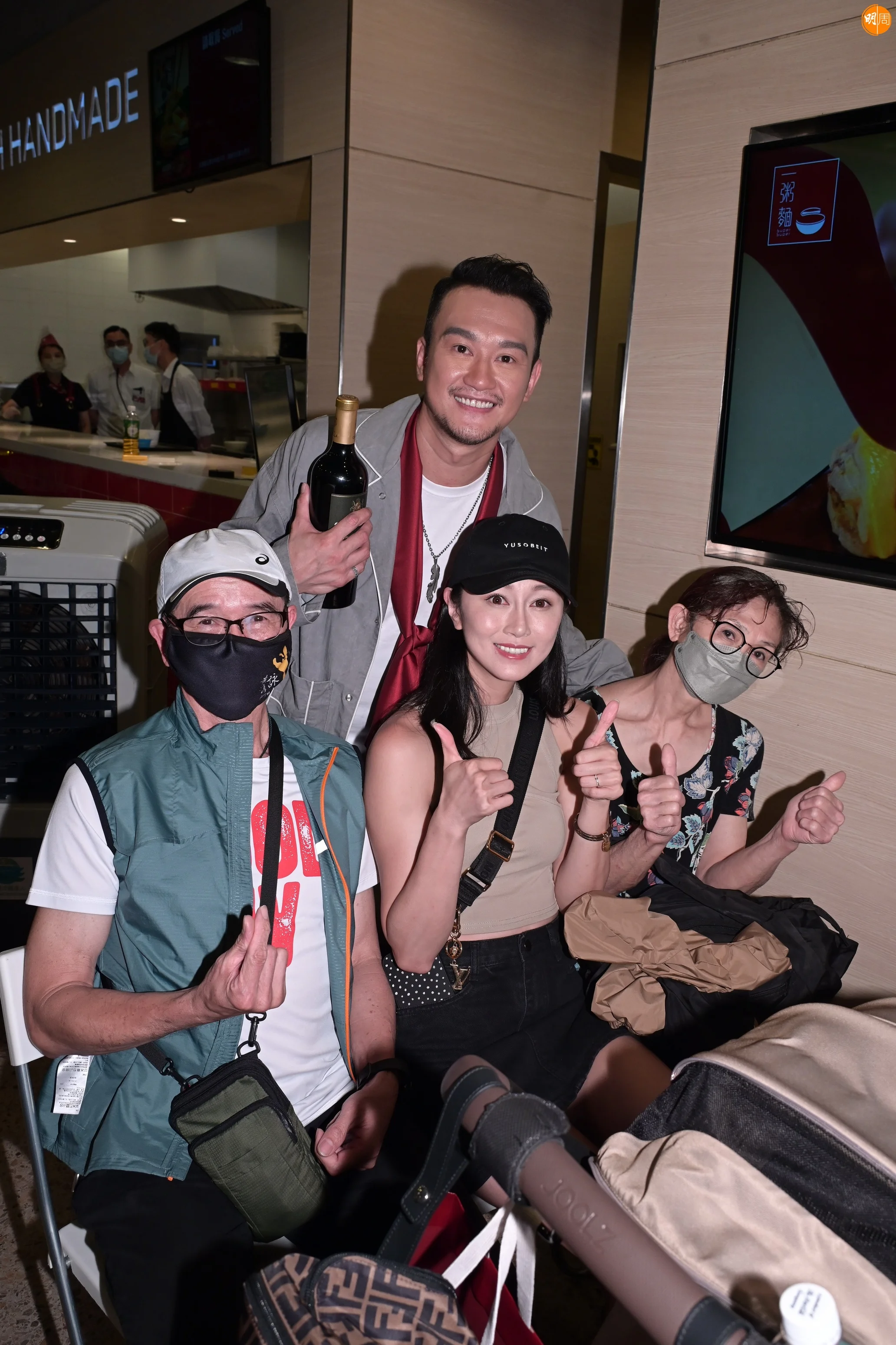 吳浩康舉行音樂會，獲太太郭思琳及岳父岳母撐場。