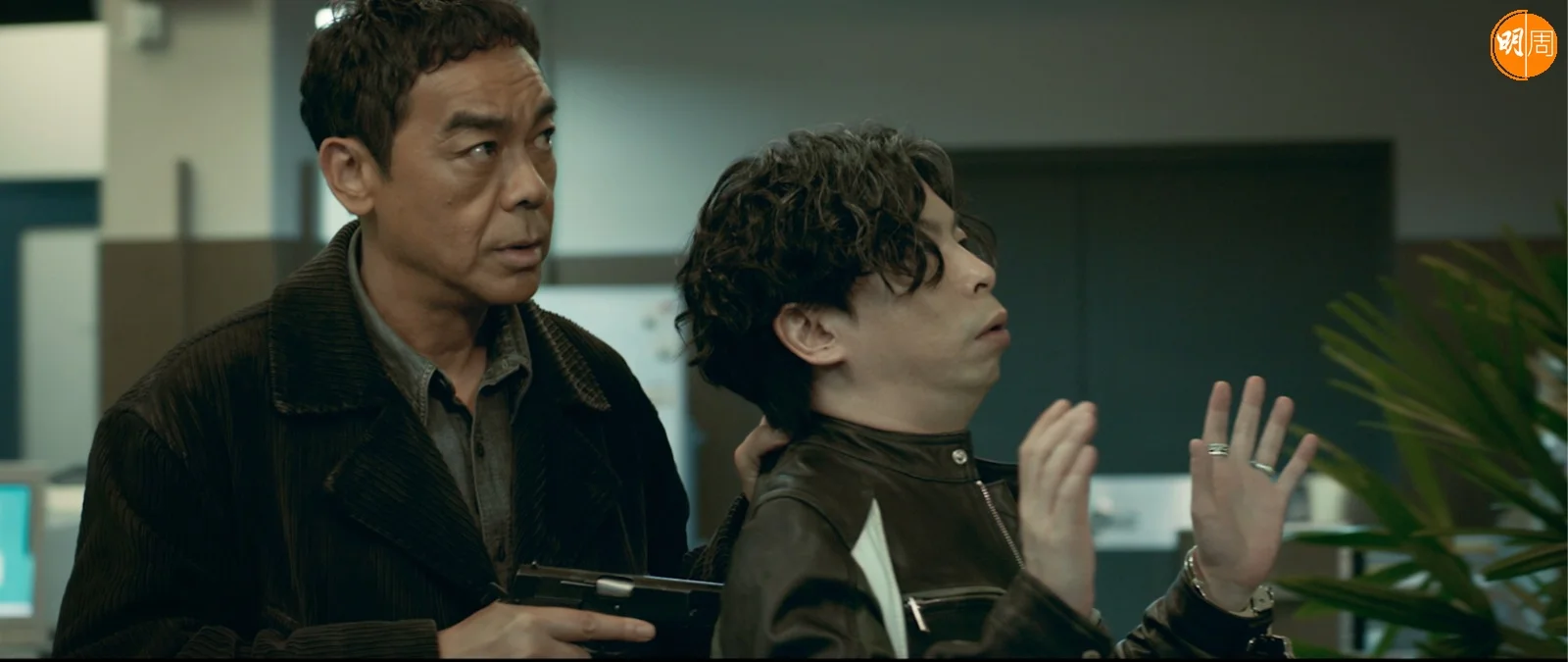 劉青雲飾演的談判專家卓文偉意外變身為大膽綁匪。