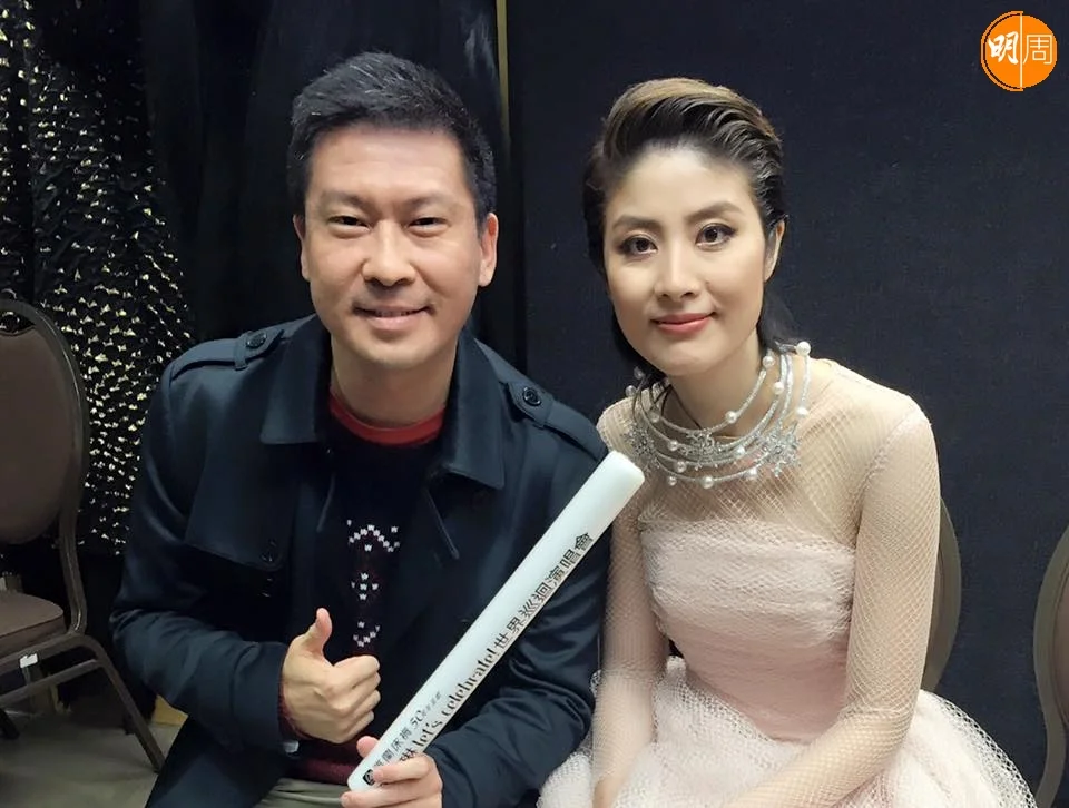 入行初期,張佳添替陳慧琳《我會掛念你》編曲,之後亦有作曲監製。