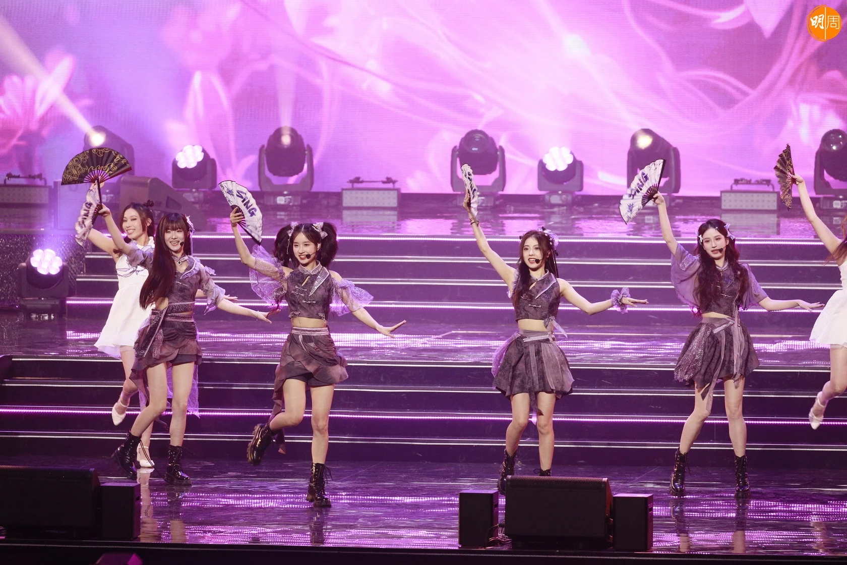內地女團SING載歌載舞