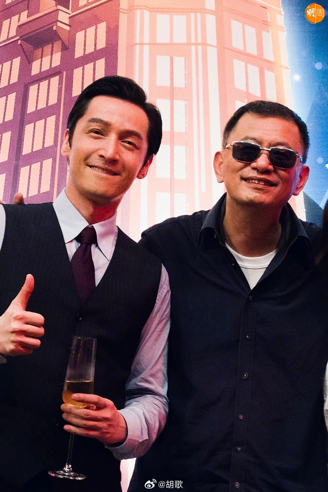 王家衛向無綫建議,以上海話原汁原味播放。