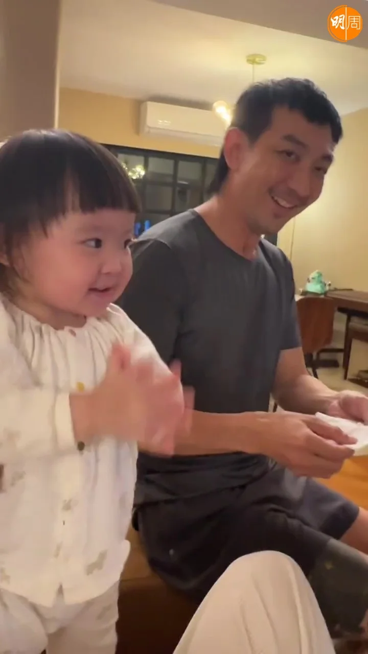 阿妹拍掌讚家姐勇敢定阿爸犀利呢？