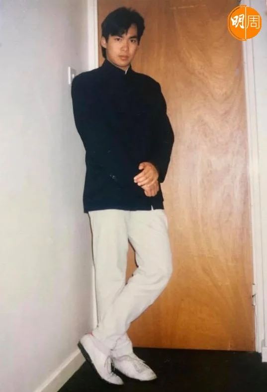 張本立年輕時做過時裝設計師。