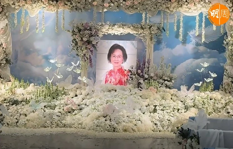 瓊瑤家祭今早舉行。