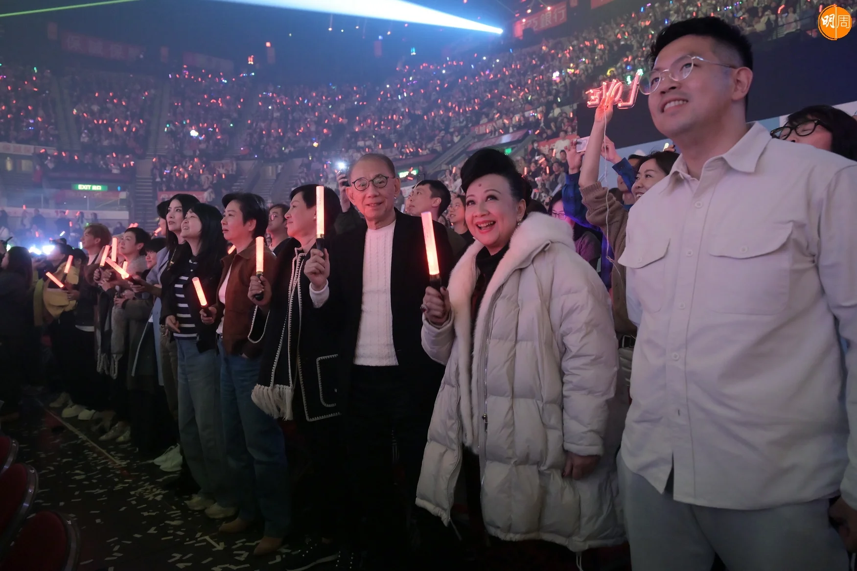 華仔開騷,許多圈中人往捧場。