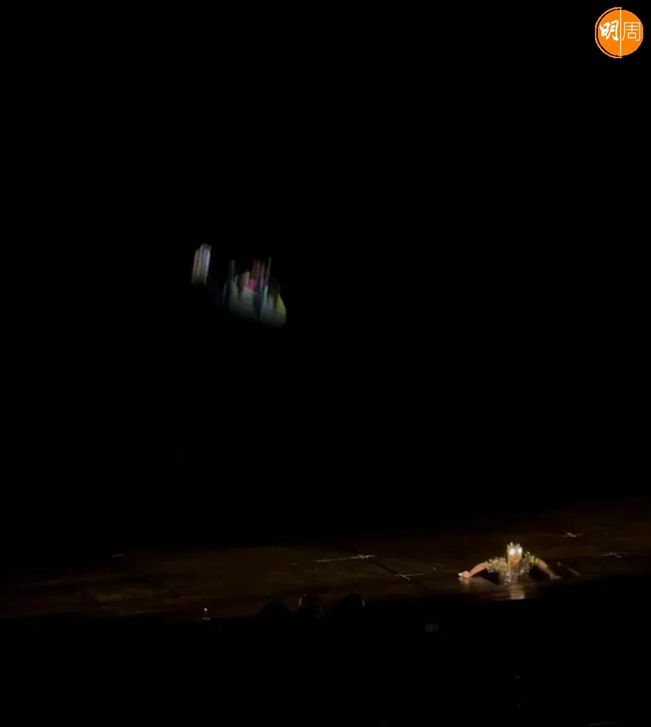 台灣首場個唱出意外 郭富城踩空跌下台底