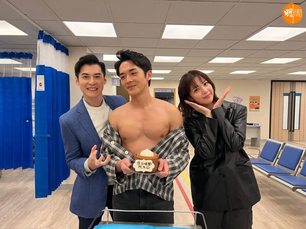 阮浩棕為《異空感應》練大隻,陳家樂、陳曉華幫他剝衫露肌。