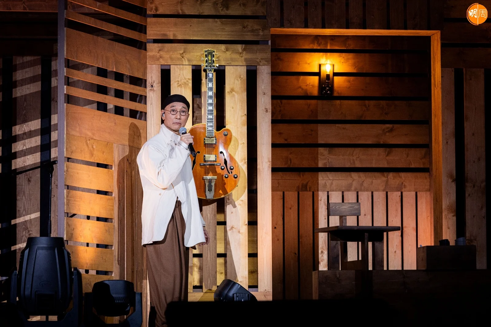 盧冠廷發現這支本來已賣了的結他，出現在台上，令他十分驚喜。