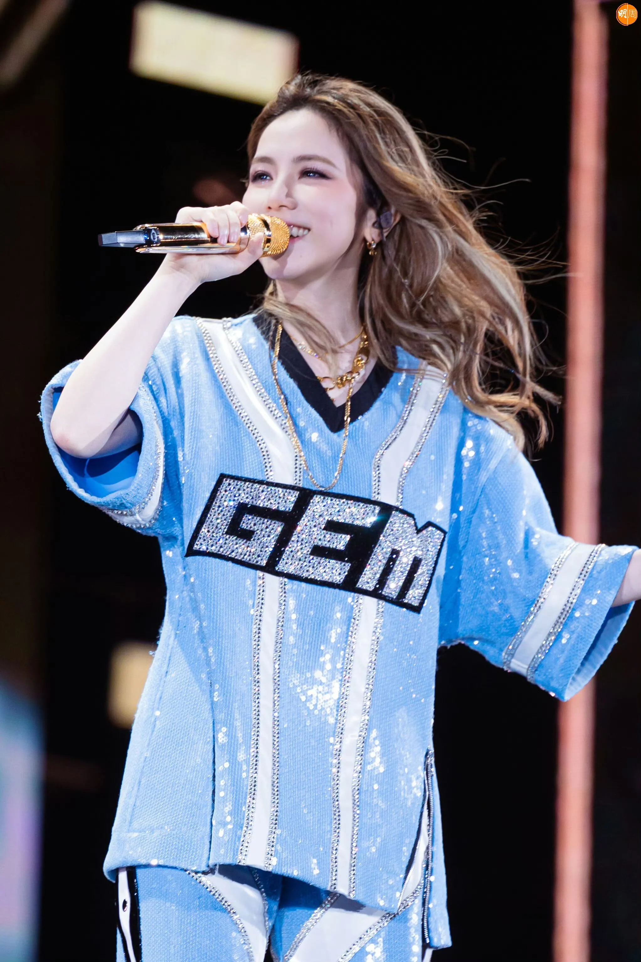G.E.M.相隔8年回港開騷。