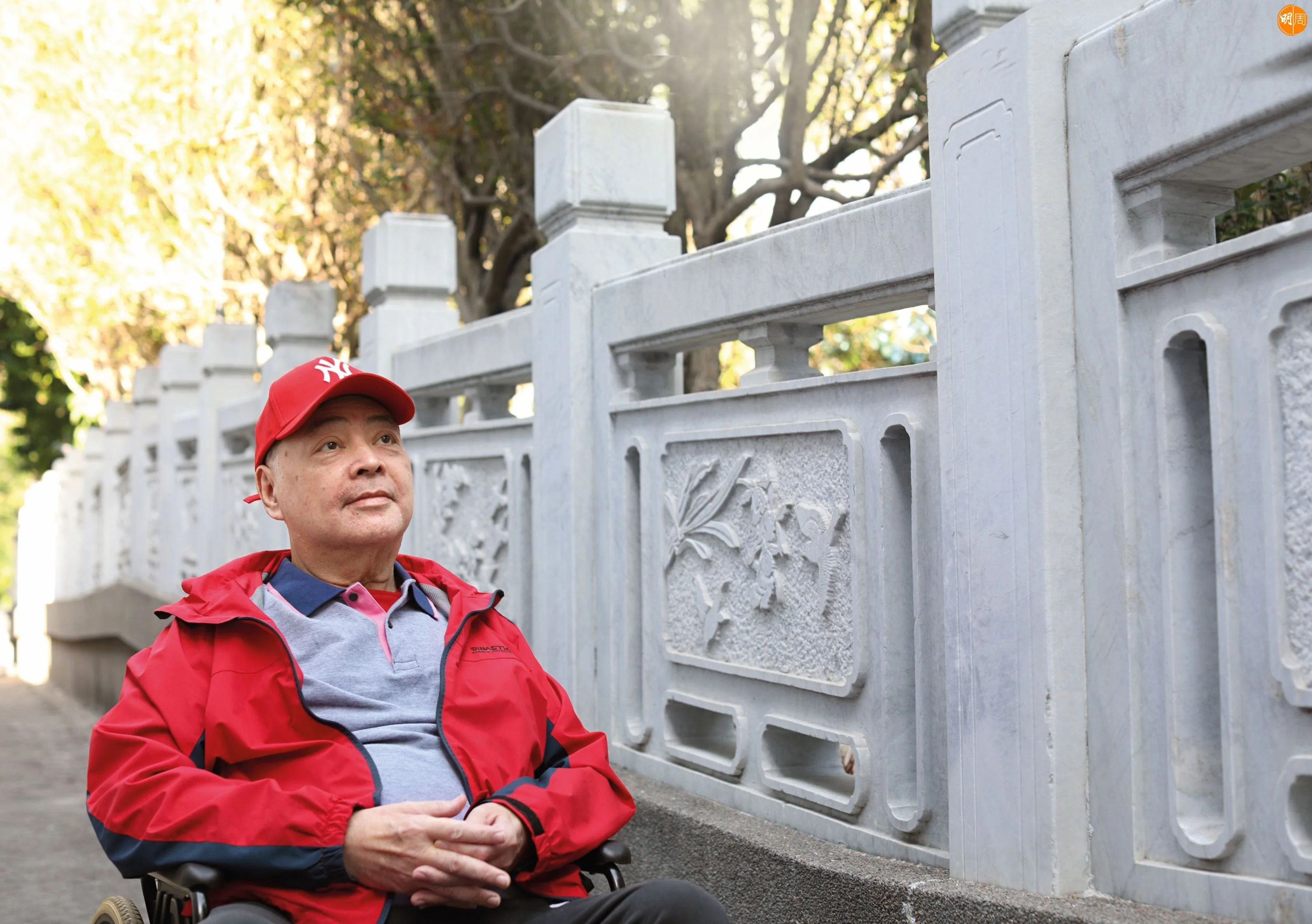 方俊𨘋露張偉文壓瘡有改善、精神愈來愈好。