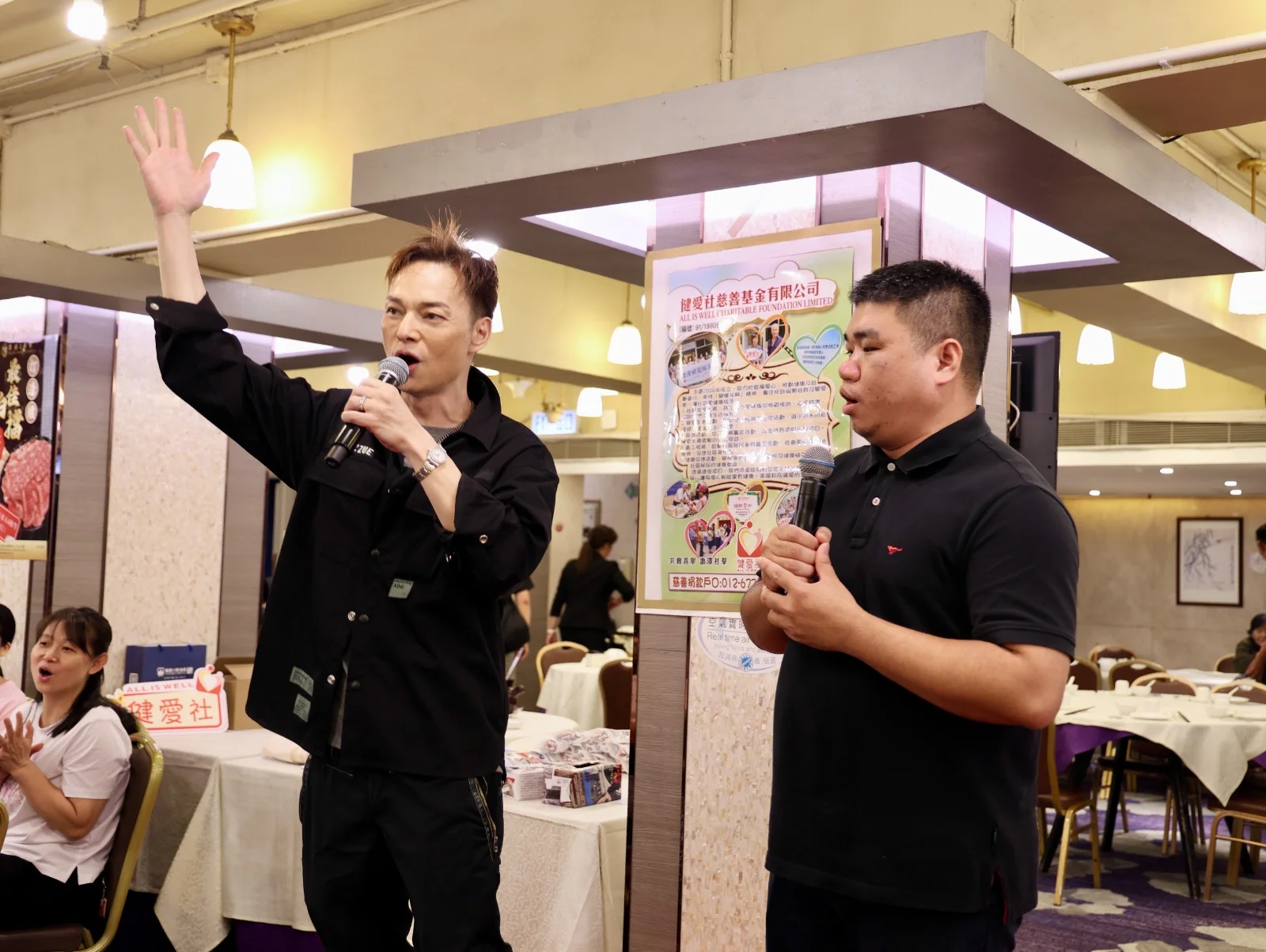 方俊在現場為恩師張偉文打氣。