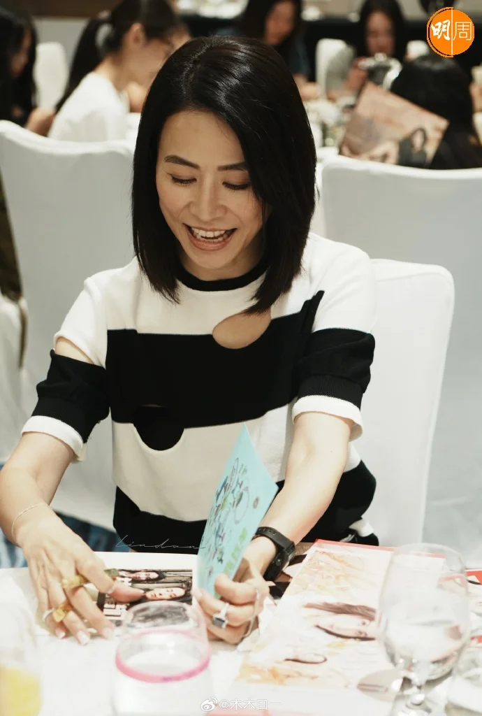 9db6ee45gy1i4h8c2tjyoj221h312qv5