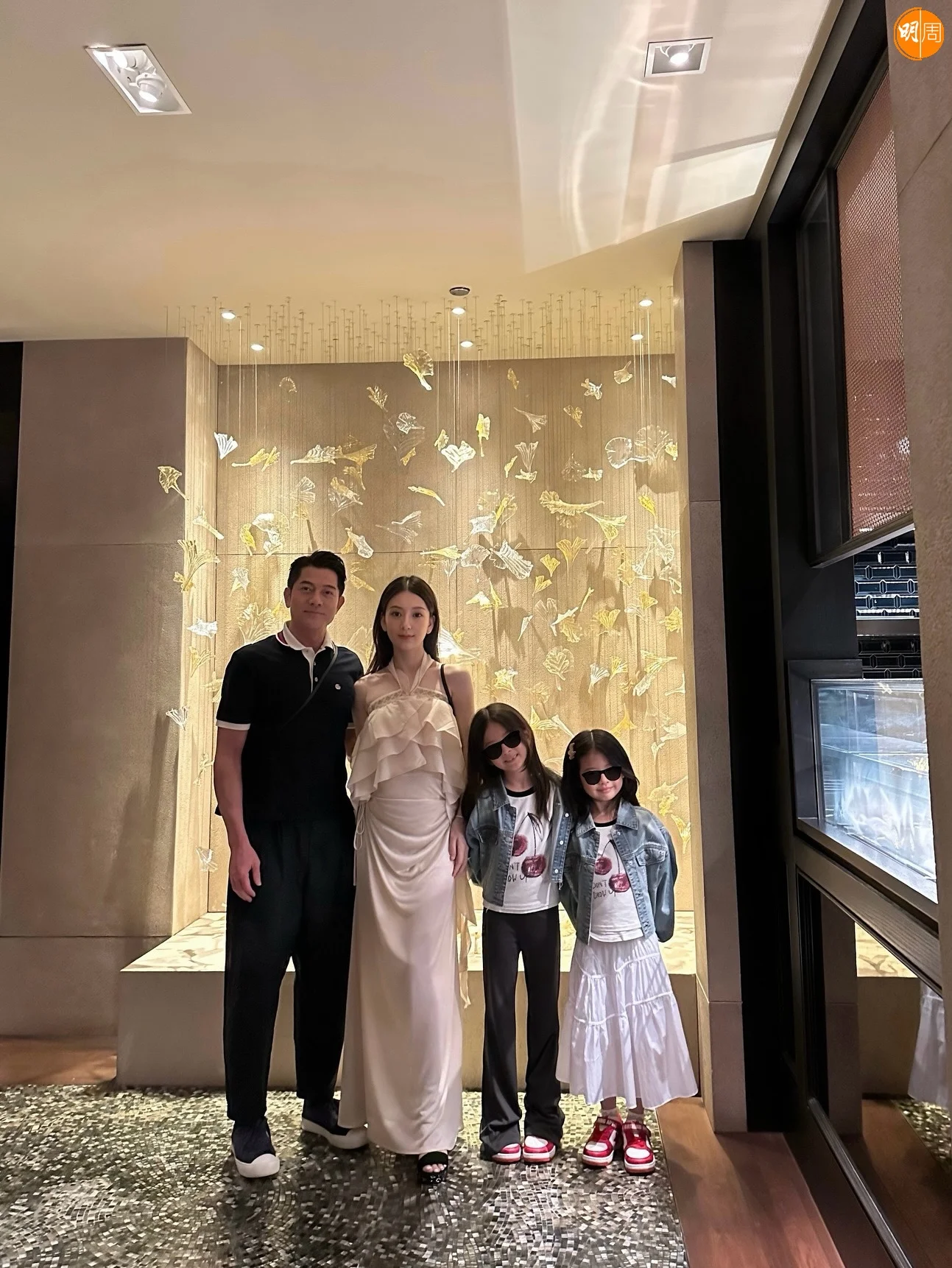 方媛大肚都咁瘦。