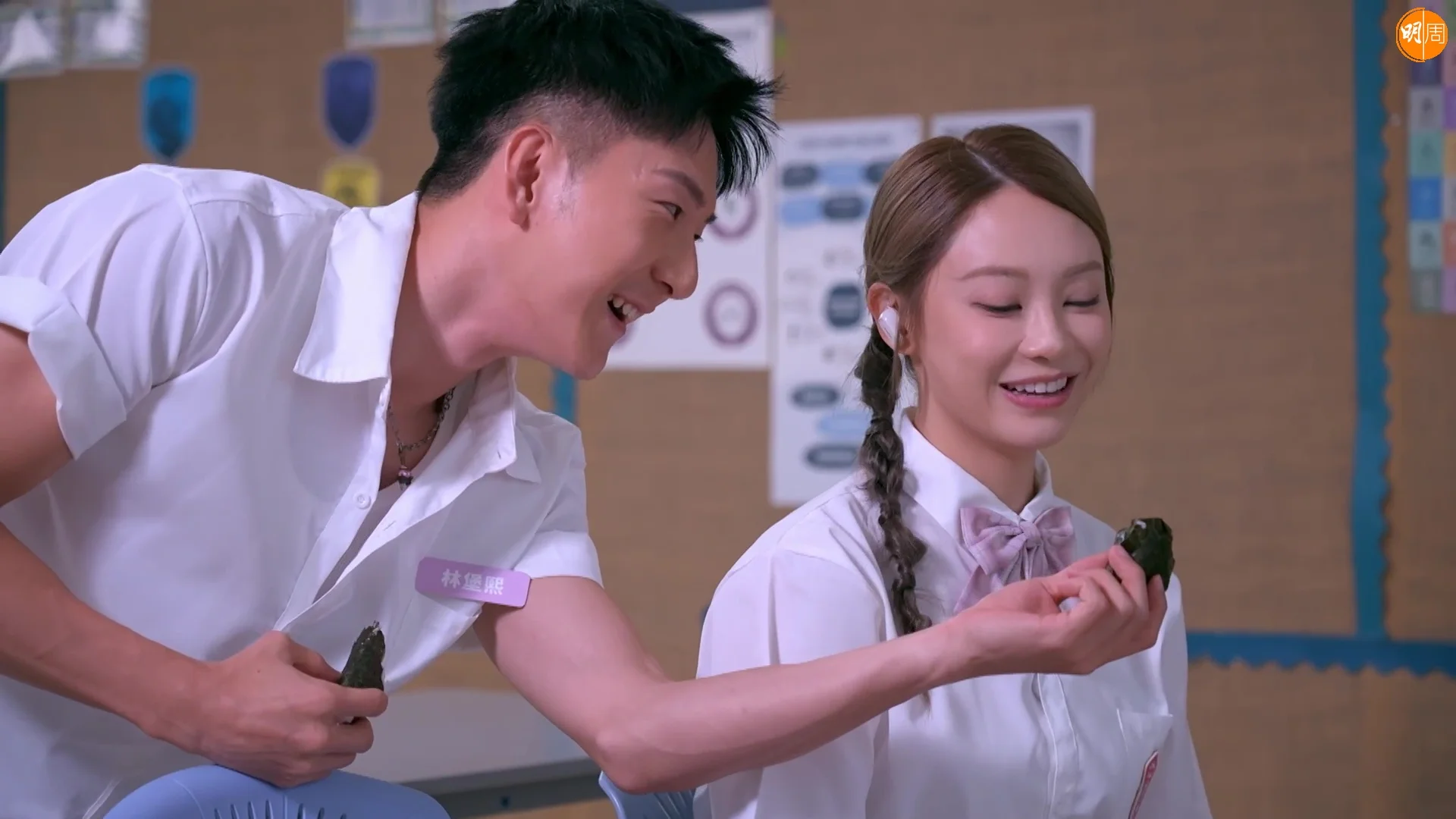 Eddie憑昨晚一集在網絡榮升「浪漫男神」icon。