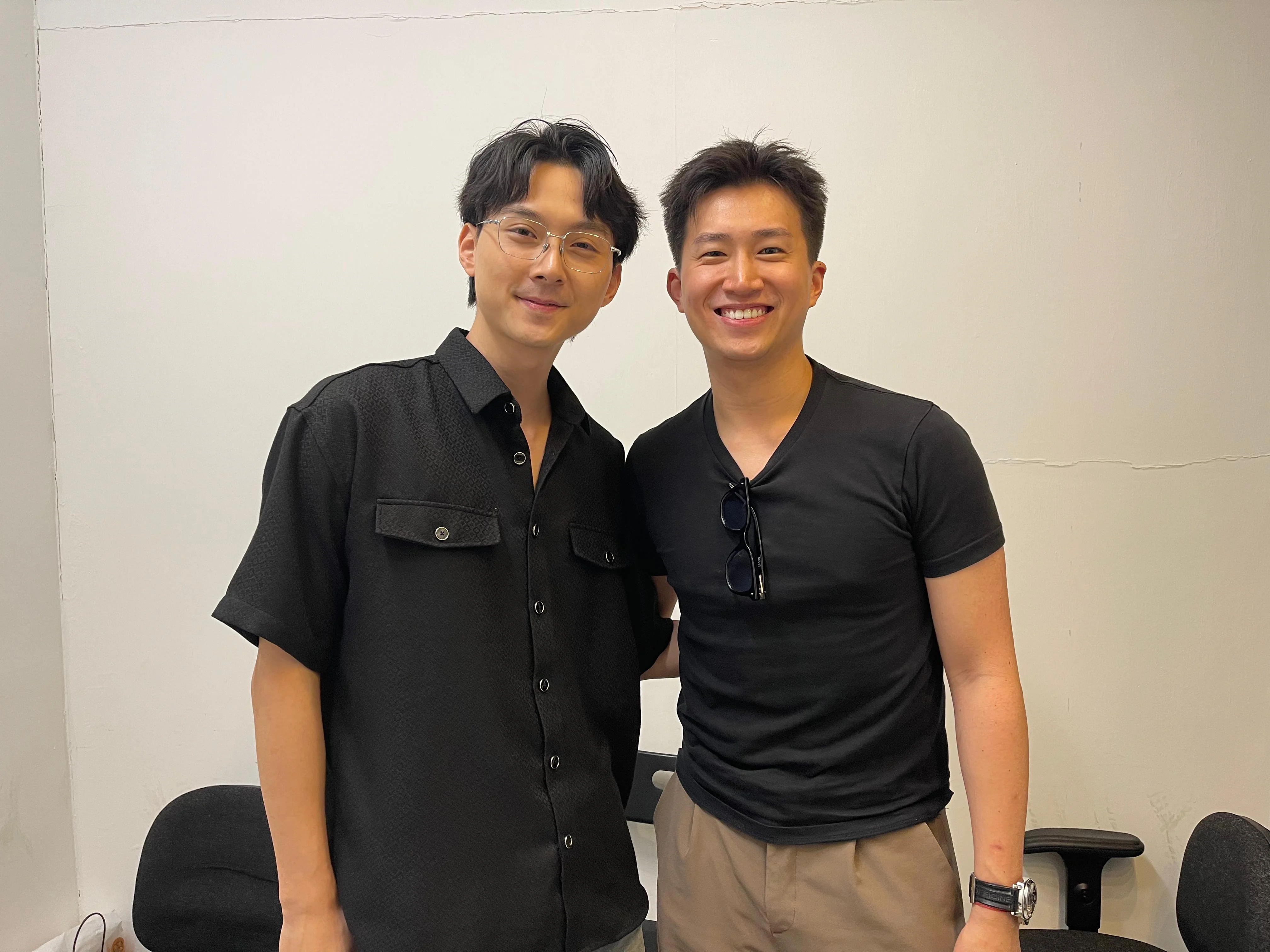 GM邀請Kris同監製齊齊直播宣傳。