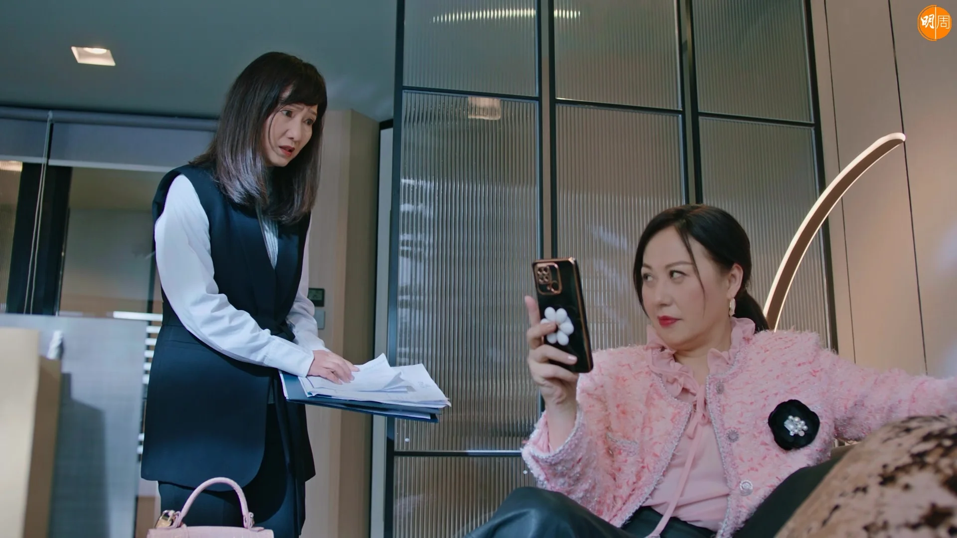 江欣燕戲裏演壞人。