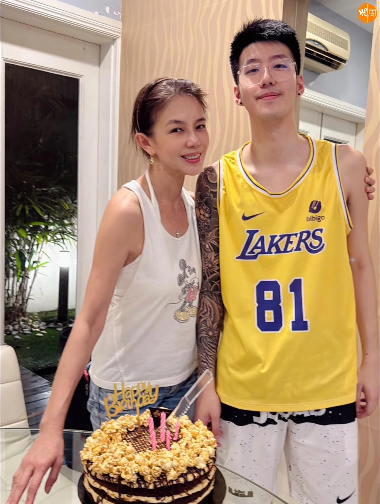 林美貞與兒子。