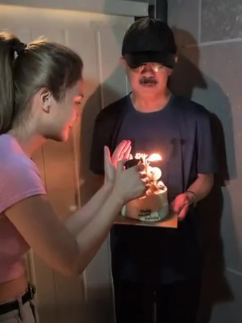 阿Sa每年都為阿爸慶生。