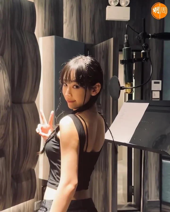 粉絲等炎明熹再出新歌已久。