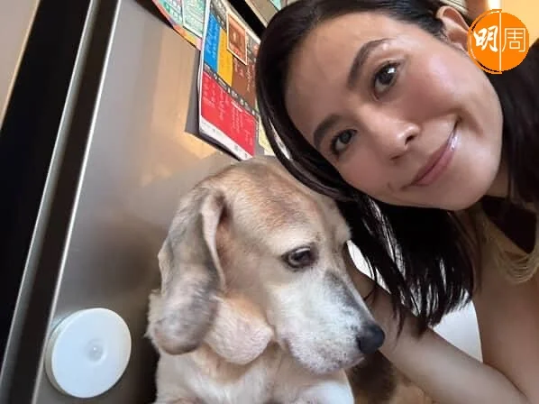 宣萱與宣細佬合照。