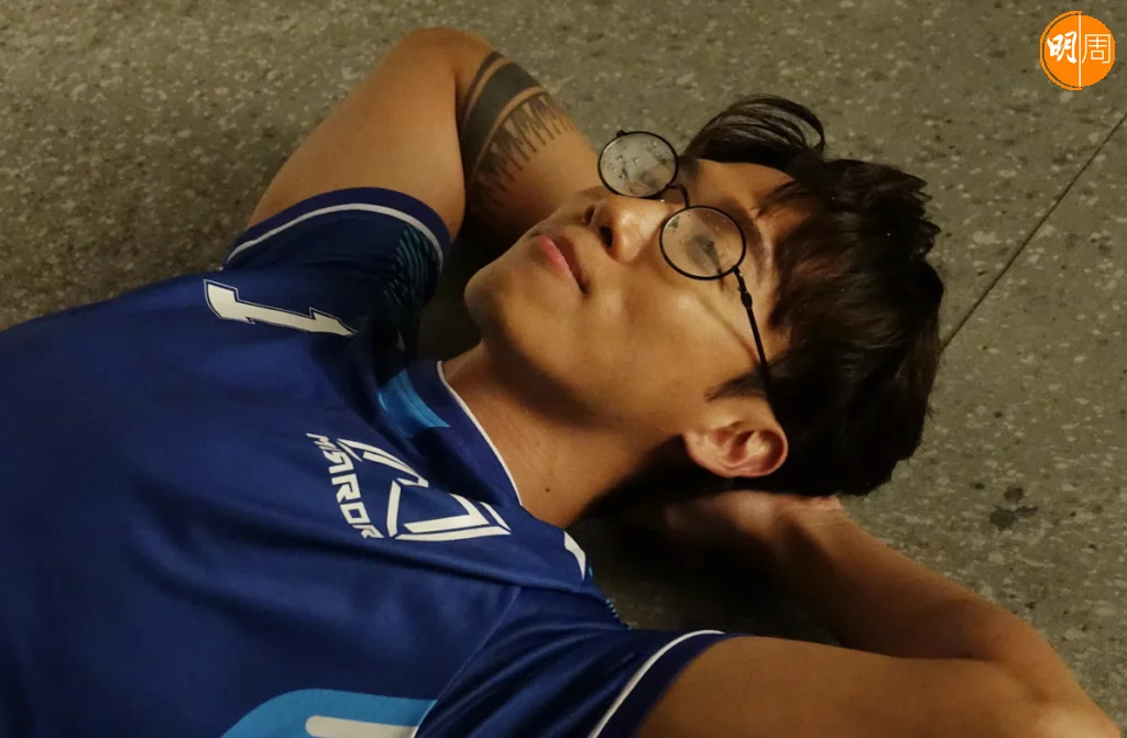 呢張大家一睇就知係乜啦,「打波先嚟落雨」