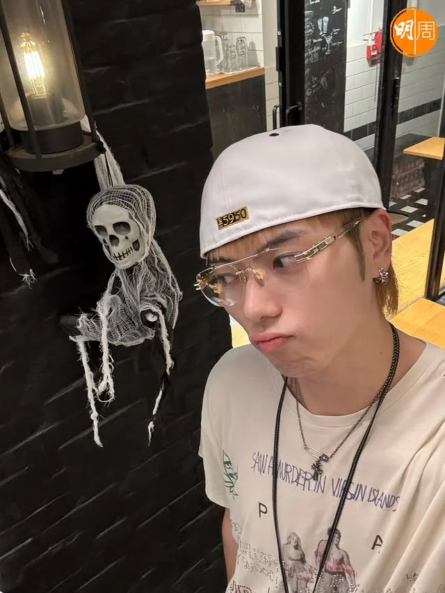 193日前興奮宣布出新歌。