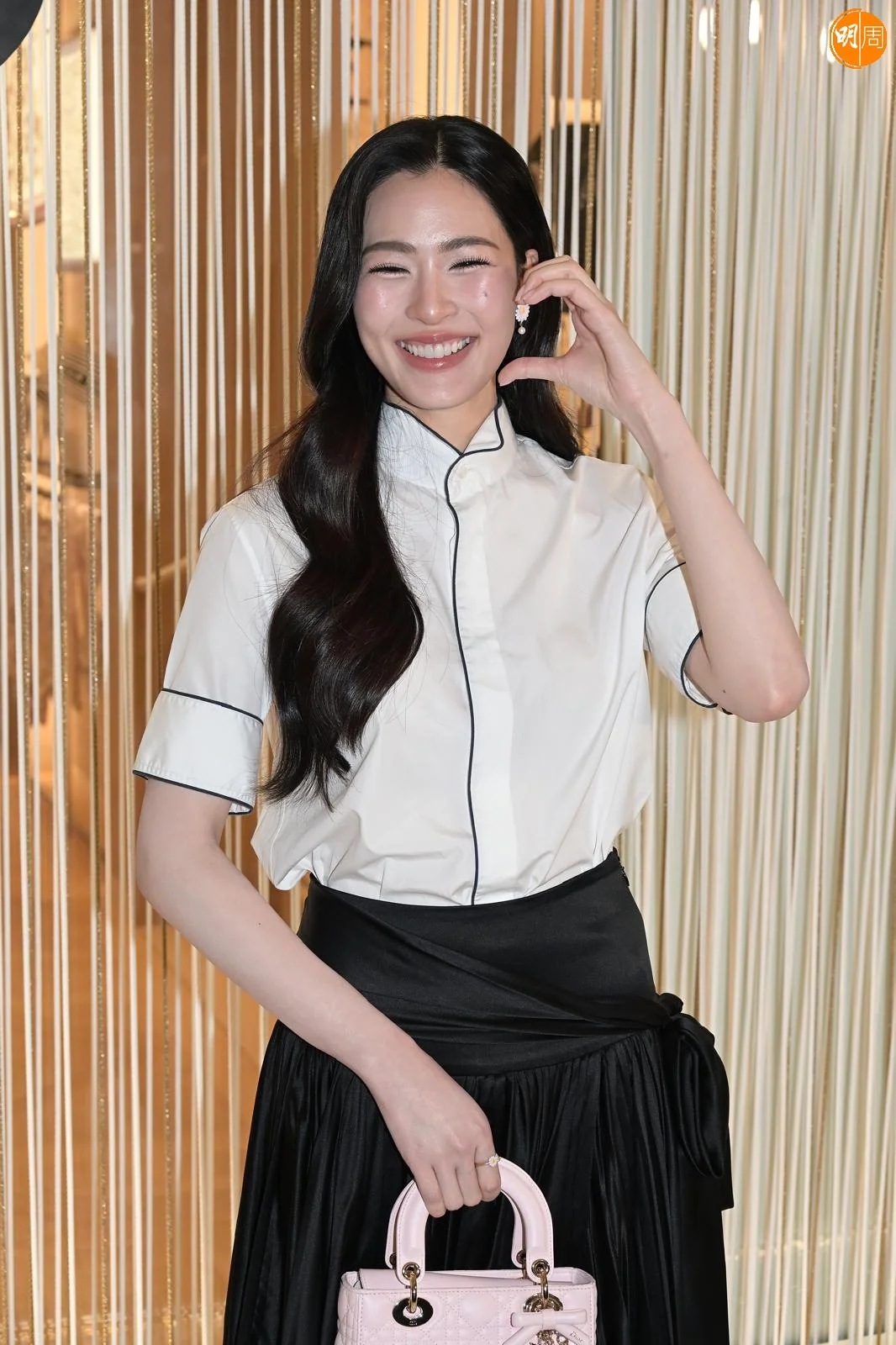 whatsapp-image-2025-11-21-at-22-21-12-1