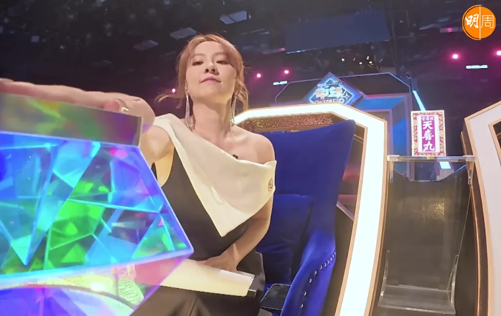 一開聲已令溦溦發出驚嘆聲，率先撳燈。