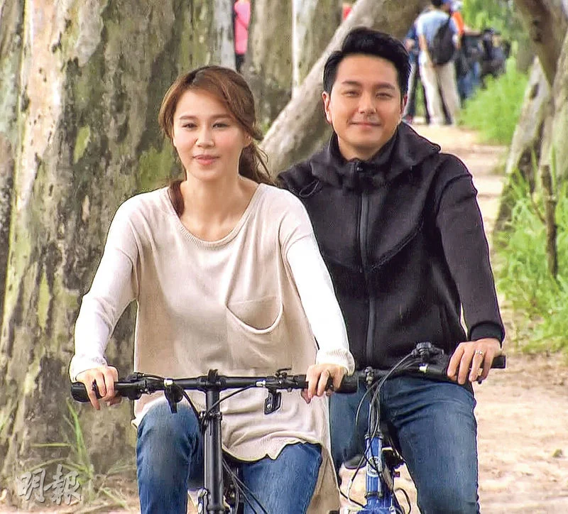 黃翠如與男友蕭正楠在劇中飾演夫婦，演親熱戲自然無難度。（劇照）