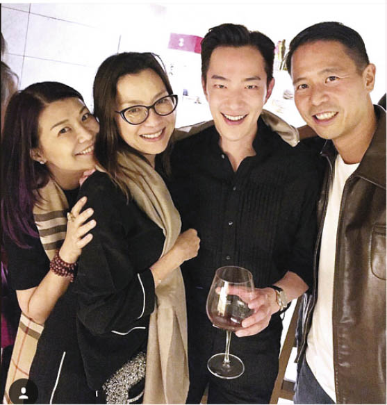 原來Calvin與圈中人甚為熟悉,與楊紫瓊及周立璟均屬好友。